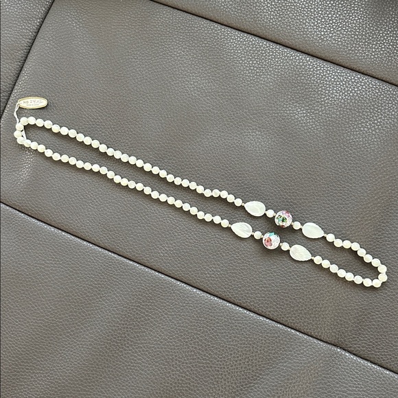 Vintage Mother of Pearl with Cloisonné Necklace - Picture 2 of 7